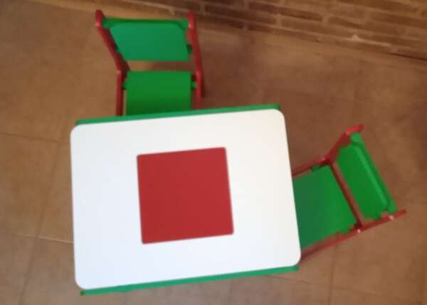 MESA Y SILLA - Imagen 3